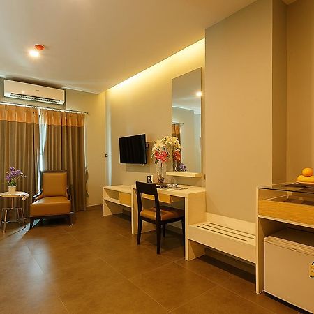 Green Point Residence Hotel Бангкок Экстерьер фото