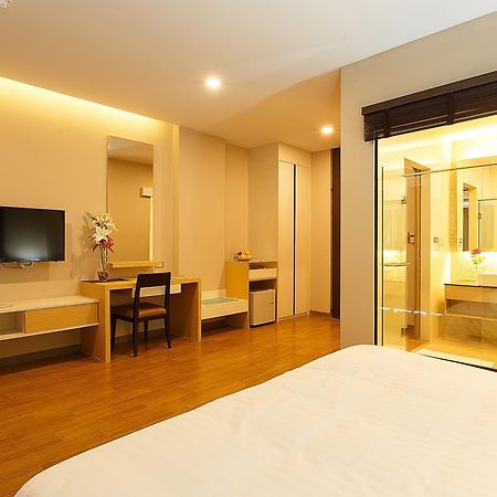 Green Point Residence Hotel Бангкок Экстерьер фото